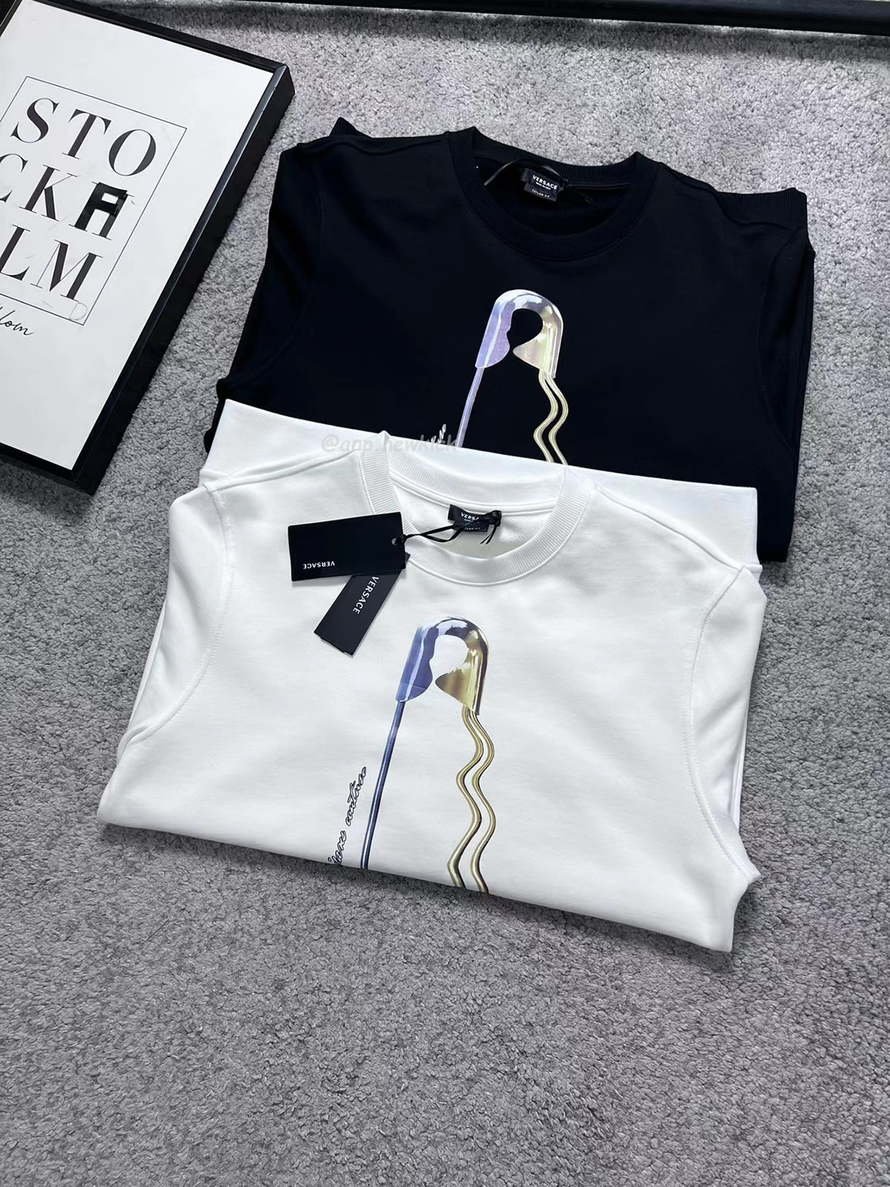 Versace Pattern Medusa Logo Printed Cotton T Shirt (18) - newkick.app